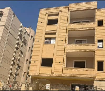 شقة ٢٢٠ متر دور كامل حرف مميز ب جاردينيا هايتس ١ بالقرب من جملة ماركت