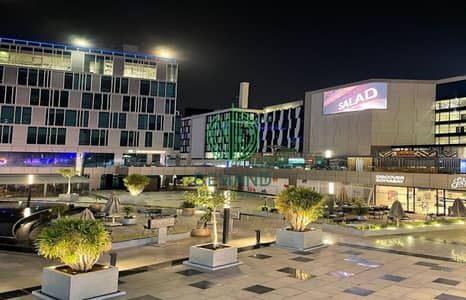 للايجار مكتب 63 متر متشطبه بالتكييفات علي شارع البستان مباشرة  في بارك ستريت  في الشيخ زايد - Park Street
