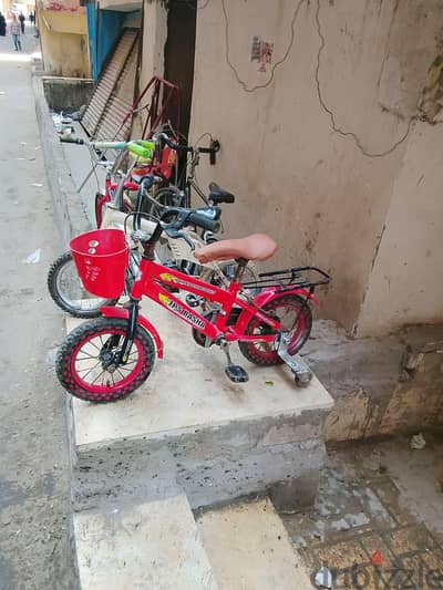 دراجتان بحالة جيدة