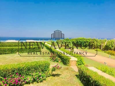 Ground Chalet for sale in la vista 6 el Sokhna 5th row full sea view fully furnished