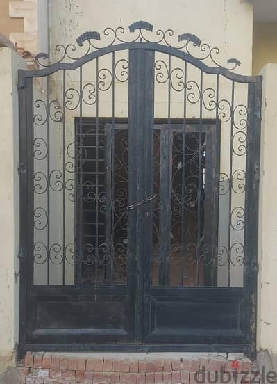 باب حديد