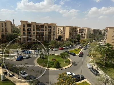 162 square meters apartment for sale in Al Rehab at a bargain price, direct from the owner without an agent