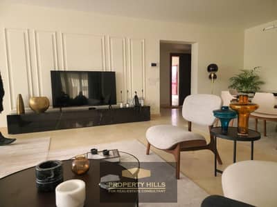 apartment overlooking land scape in most prim location