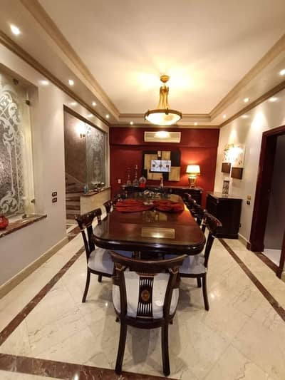 Townhouse for sale in Al Rehab City – Model B1 Land area: 250 sqm Built-up area: 211 sqm Fully customized high-end finishing 4 bedrooms 3 bathrooms Sp