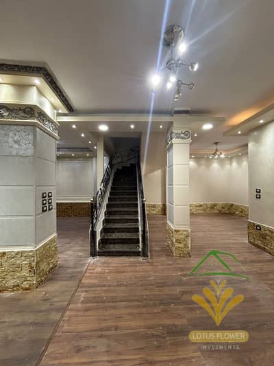 Duplex for rent suitable for an administrative headquarters in Chowayfat, a prime location next to services and transportation