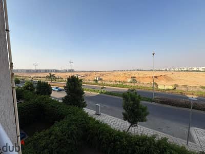 Apartment for rent under new law in my city, area 200m in the best location directly on Central Park and next to All season park and east hub mall and craft zone, fourth floor Madinat