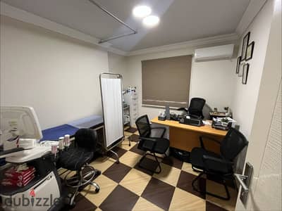 Medical practice opportunity for doctors: a fully equipped medical clinic with high-end ("Super Lux") finishing. It is currently operational, has an e