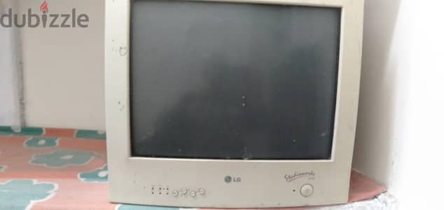 عدد 3 شاشة ال جى lg  شاشة hp شاشة accer