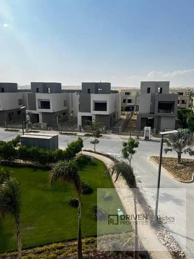 Ready To Move Standalone Villa For Sale By Installments In The Crown Palm Hills Golf Extension 6th of October Giza