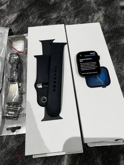apple watch series 9 45mm Battery 93%
