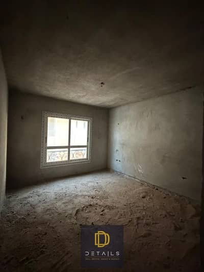 184 SQM Apartment for Sale in El Khamayel City, Sheikh Zayed – 2nd Floor, North-Facing, Double-Faced, Semi-Finished, 3 Bedrooms, Directly Facing the S