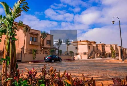 فيلا مستقله متشطبه الترا سوبر لوكس بالمطبخ جاهزه للسكن لوكيشن مميز اوبن فيو للبيع في كمبوند ريحانه - التجمع