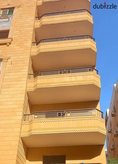 Apartment 105 square meters red brick facade special price and surprise