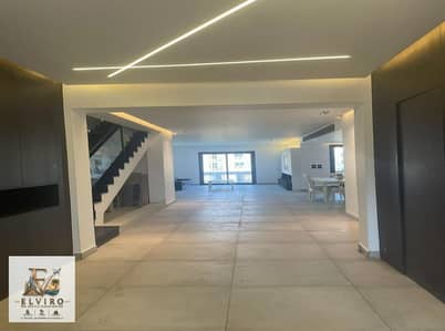 Super lux I Villa roof type A for rent in Mountain View Hyde Park