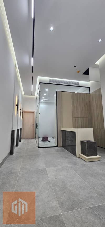 مكتب اداري 68م بتشطيب كامل للايجار -Golden square- new cairo