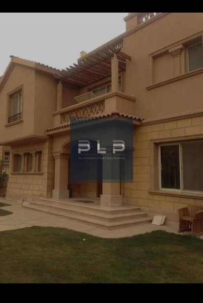 Twin house resale, ready to move, at the lowest market price in Bellagio Compound.