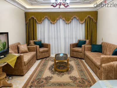 شقه مفروشه . . الحي الثامن
