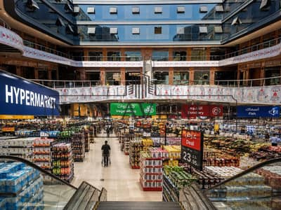 Income property Retail For Sale With ROI 8 % In El Yasmeen New Cairo