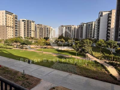 شقة 132متر ريسيل بسعر مميز قسط استلام 2027 متشطبة للبيع في رد ايست اقل من سعر الماركت Resale Zed East