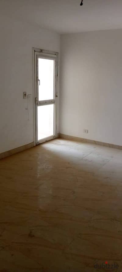 Apartment for rent, first occupancy, 200m, 4 bedrooms, 3 bathrooms, 3 reception areas, and a large kitchen with a wide garden view in the latest phases of Madinaty B12. Required 28 thousand final. Viewing available. Apartment for rent, first occupancy, 200m, 4 bedrooms, 3 bathrooms, 3 reception areas, and a large kitchen with a wide garden view in the latest phases of Madinaty B12. Required 28 thousand final. Viewing available.
