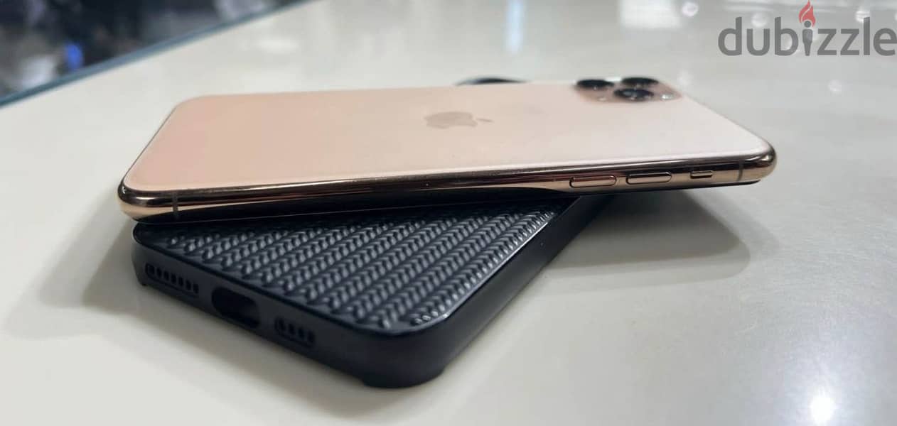 Apple - iPhone 11 Pro Max 1