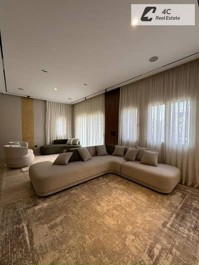 فيلا 305 متر متشطبة و مفروشة بالكامل للبيع في اعمار - ابتاون كايرو Emaar Uptown | استلام فورى