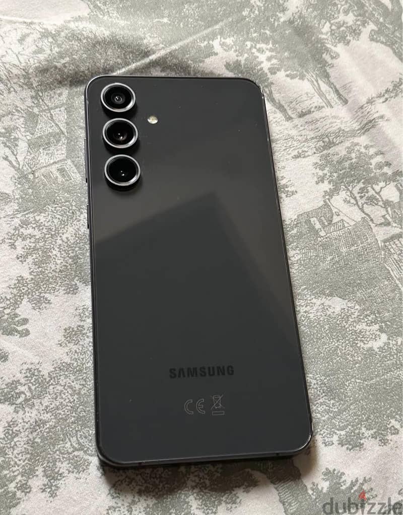 Samsung s24fe 8/512 1