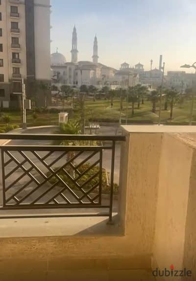 Available for rent legally in Celia b1 3 rooms and 2 bathrooms