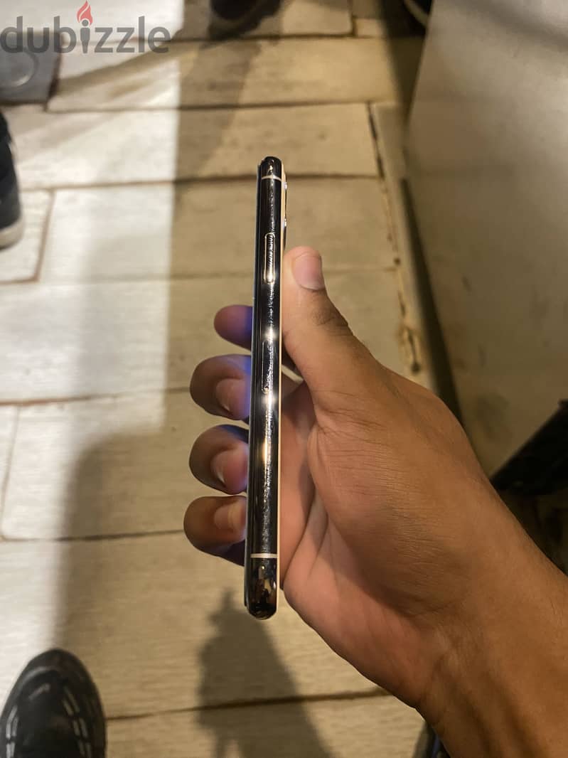 Apple - iPhone 11 Pro 3