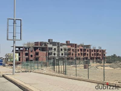شقة 190 متر  في موقع مميز امام الندي الاهلي  في  SKYVIEW 1 الشيخ زايد