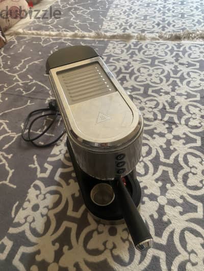 ديلونجي ديديكا (De'Longhi Dedica)،