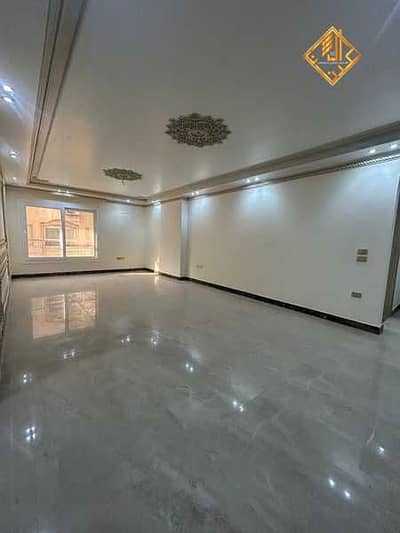 شقة للبيع فى الدقي_تفرعات محي الدين بسعر مغري D091