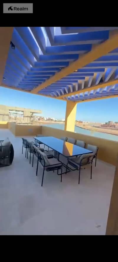 فيلا نادرة من 4 غرف نوم على البحيرة، مع منصة خاصة على المياه | نورث باي، الجونة