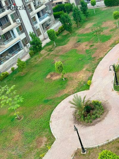 Furnished apartment for rent in the Dar Misr compound, District 16, Sheikh Zayed; first-time occupancy.