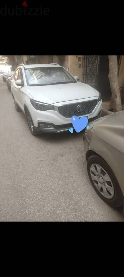 اكصدام امامي بحاله ممتازه ورفرف يمين بتاع بلادها