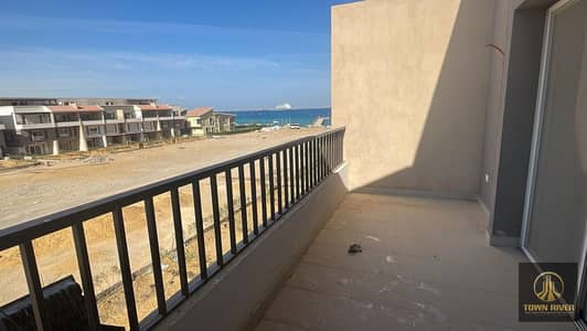 Available at the best price and in a prime location within the Murano Village in Ain Sokhna. The village offers a full range of amenities, including .