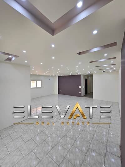 apartment 250m for rent at  el banafseg building new cairo  super lux  Prime location