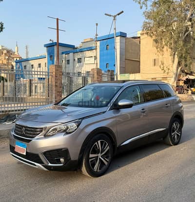 بيجو 5008 هاي لاين 2019 فبريكه عداد 140 الف صيانات منتظمه
