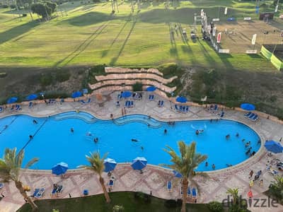 Own at a commercial price for distinguished investment in a striking waterfront building with a wonderful view of the swimming pool