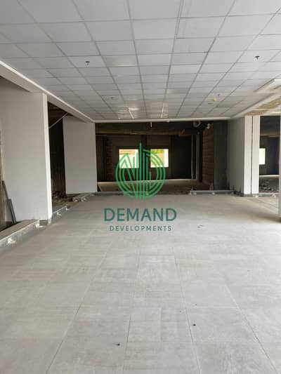 Office 114 sqm superlux for rent piazza 59 mall directly on main street elsheikh zayed