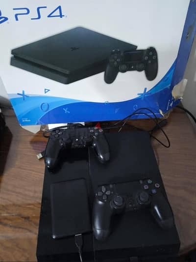PlayStation 4 fat 500GB + 2 controllers