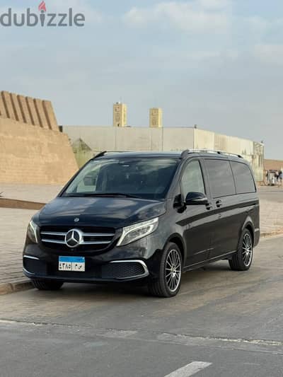 مرسيدس فيانو ٢٠٢٣ للايجار بسائق فقط - Mercedes V300 2023 For Rent