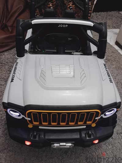 سياره اطفال شبه جديده