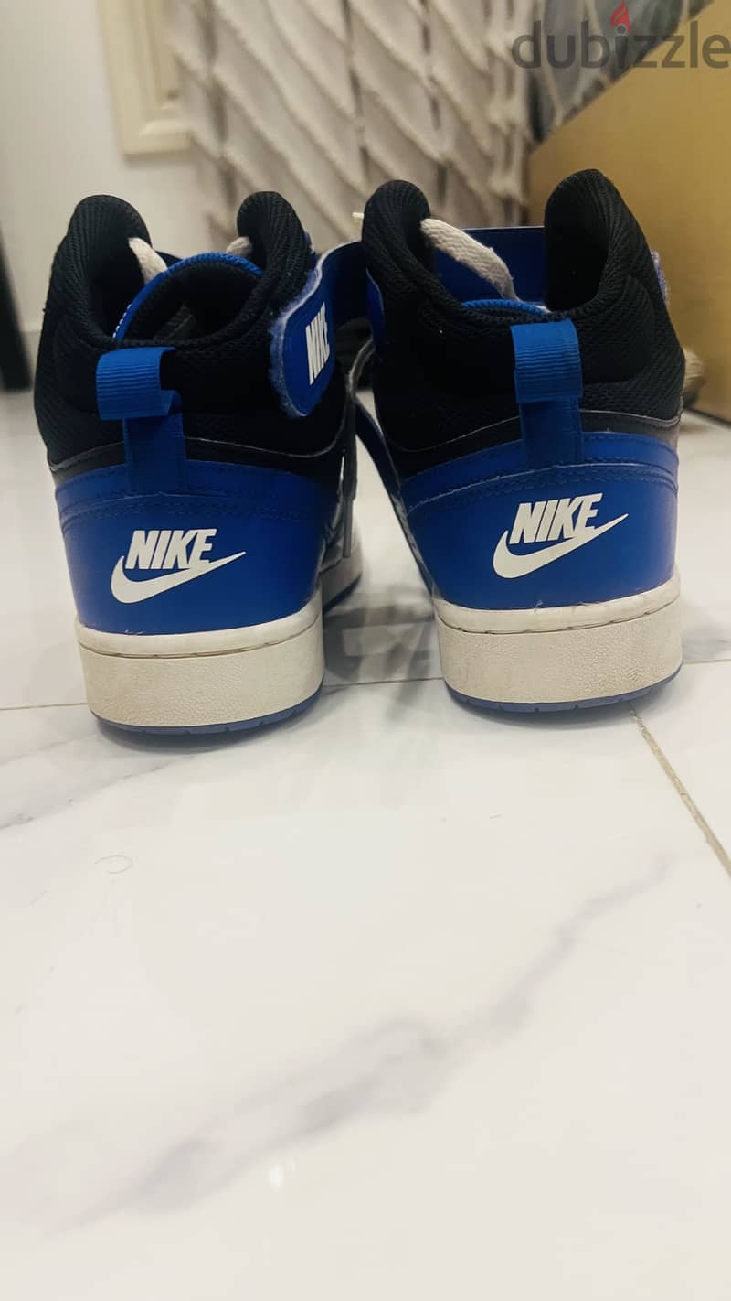 Nike blue and black real 2