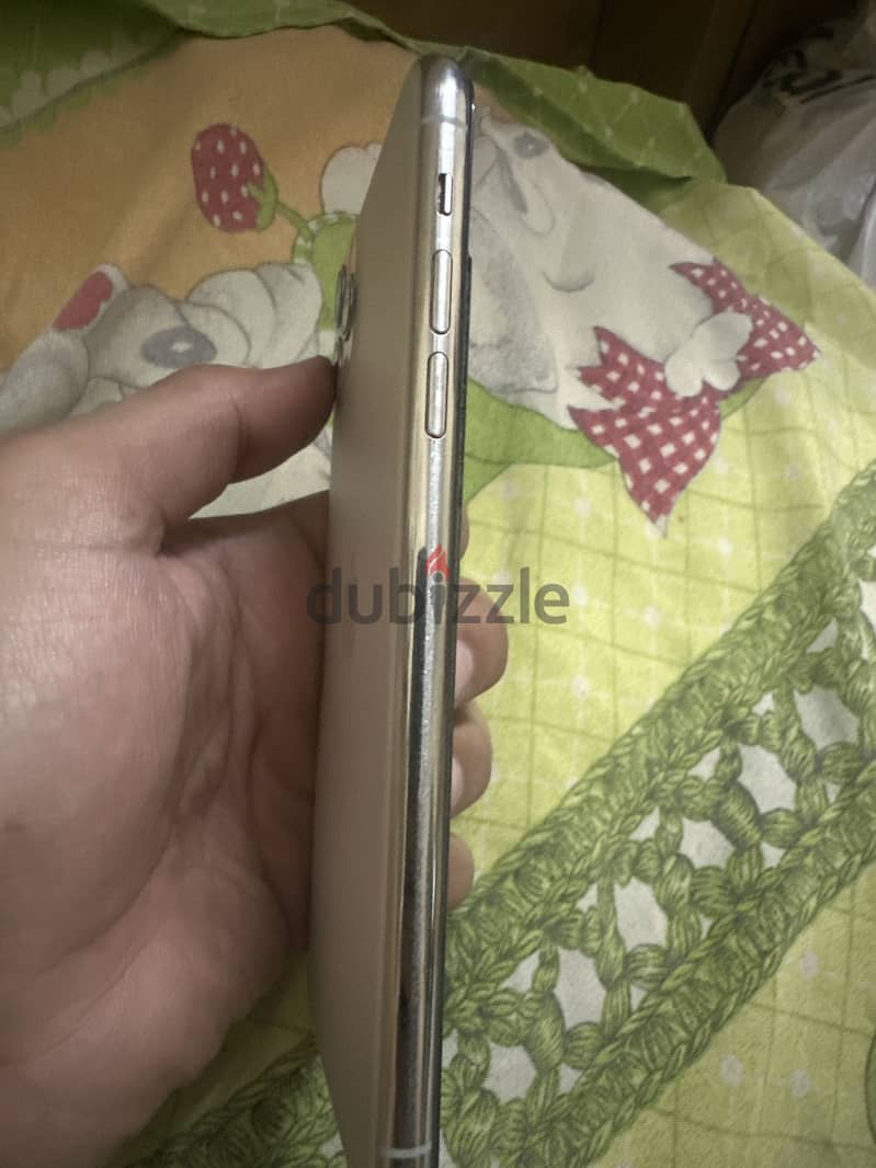Apple - iPhone 11 Pro Max 1