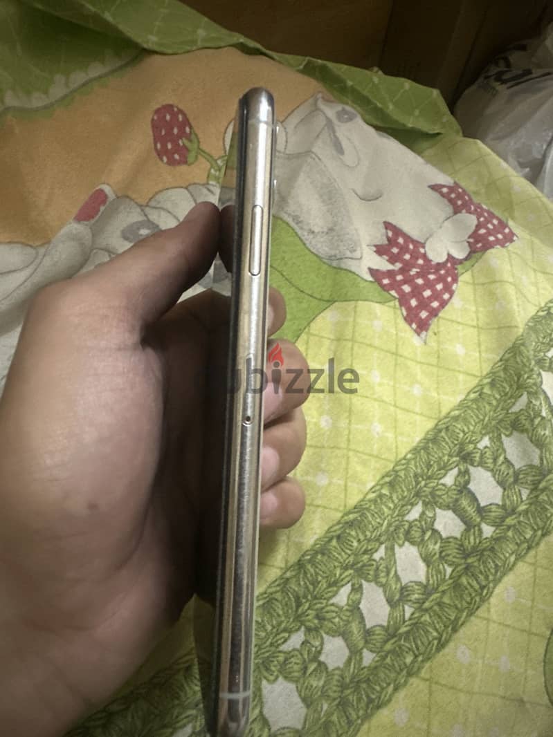 Apple - iPhone 11 Pro Max 2