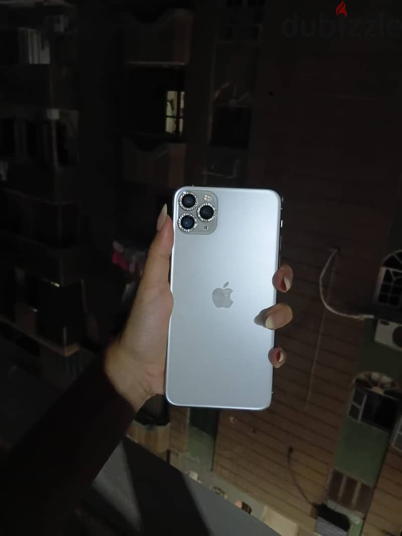 Apple - iPhone 11 Pro Max 3