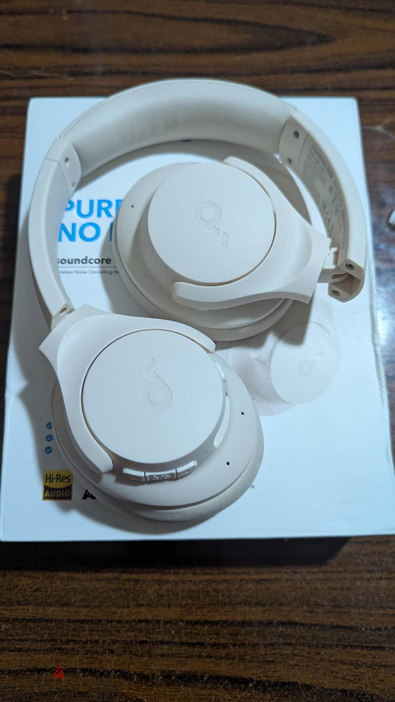 Soundcore Q20i 1