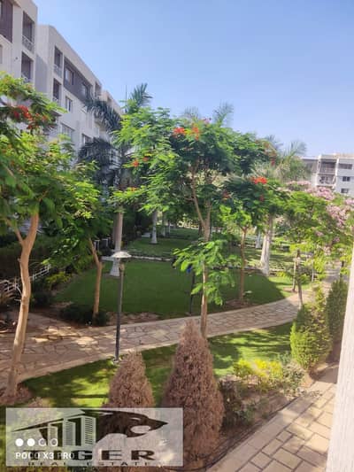 للـبـيـع شـقـه لقطه بـمـدينـتـي B10 مـسـاحـه 165مـتـر 3غـرف نـوم + 3حـمـام  دبل فيو  دور اول فيو جاردن تخصيص  بجوار الـخـدمـات مباشر  السعر كاش مطلوب  للمعاينه للتواصل فون او واتساب  01002715806