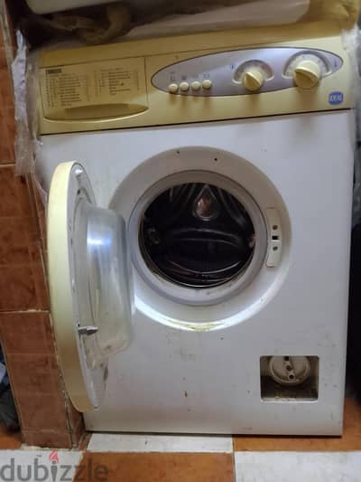 للبيع غسالة Zanussi أوتوماتيك